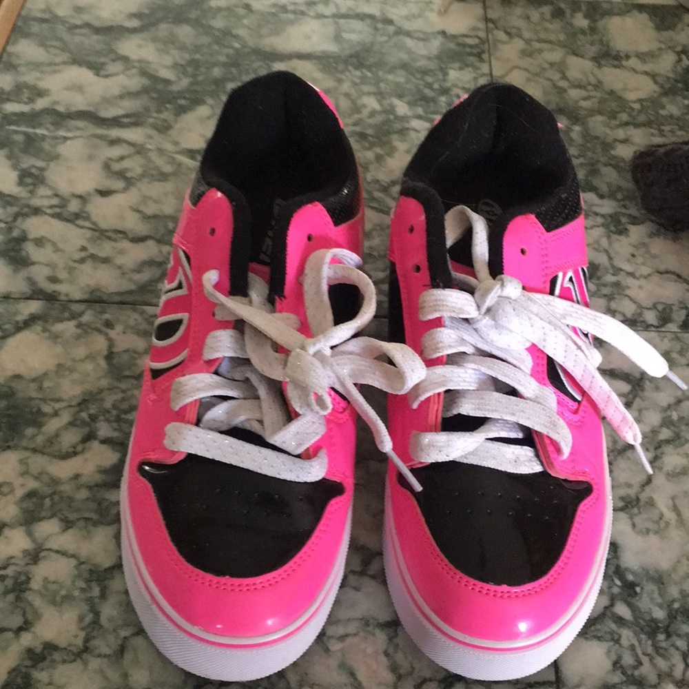 Girls Heelys sneakers